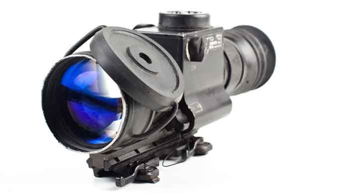 Ce instrument optic ar trebui sa alegi daca vrei sa iesi in natura pe timp de noapte